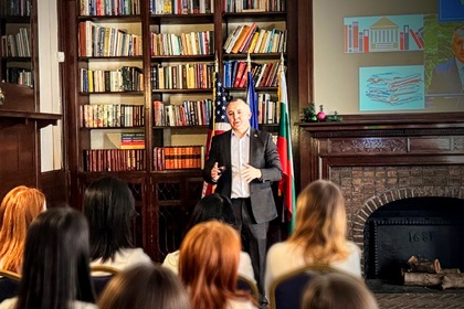 Meeting of the Bulgarian Consul General in New York with Participants in an International Competition at Columbia University in New York